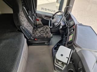 Scania S560 Highline 4x2 - Like new - Night clima - Full air - Custom bumper - Lightbar - Image 17