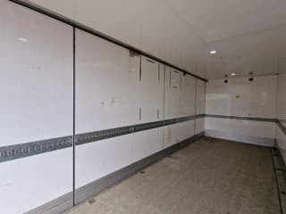 Renault 250 4x2 Box with side doors - Zepro loadlift - Euro 6 - Low KM - Sleepercab - Image 32