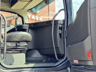 Volvo 13.540 Globetrotterl XL 6x4 - Royal - Retarder - Full air - 3.40 WB - Low KM - Image 20