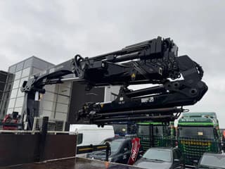 Renault 8X4 - EURO 6 + HIAB 288 E-5 + JIB 70X-4 + REMOTE + FULL STEEL SUSP. - Image 5