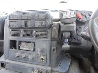Iveco AD340T36 8X4 - Image 19
