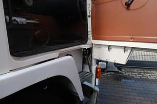 Volvo F10 4x2 - 1979 - Container Oldtimer - Image 16