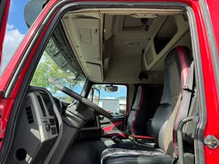 Volvo 8X4 PALFINGER PK53002 + FLY JIP AN REMOTE CONTROLE, LAST AXEL STEERING - Image 15