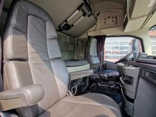 Volvo 13.540 Globetrotterl XL 6x4 - Royal - Retarder - Full air - 3.40 WB - Low KM - Image 22