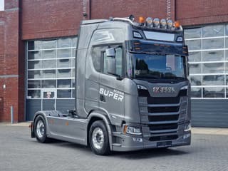 Scania S560 Highline 4x2 - Like new - Night clima - Full air - Custom bumper - Lightbar - Thumbnail 1