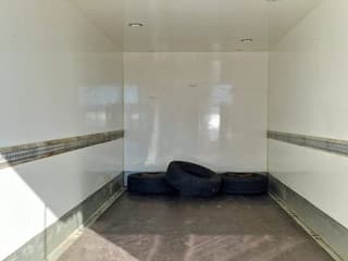 Volvo 4x2 Box truck, loading lift, 12T - Image 31