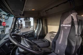 Volvo FM330-6x2-10 pneus/tires-intarder - Image 11
