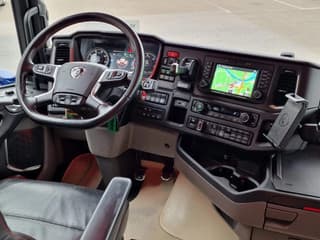 Scania 770S V8 NGS Highline 6x2 - Show truck - Special paint - Custom interior - Retarder - Full air - Night clima - Image 11