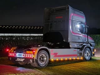 Scania T164-580 V8 Topline 4x2 - Original Torpedo/Hauber - Retarder - 4.70 WB - PTO/Hydraulic - Light bar - Leather seats - Image 46