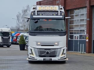 Volvo FH 2025 - 16.780 Aero XL 6x2/4 - New - Full spec - Retarder - I parkcool - Performance - Leather -BUFFL interior afbeelding 2
