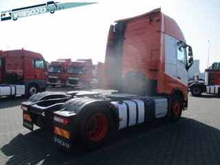 Volvo 500 WITH RETARDER FULL AIR - Image 4