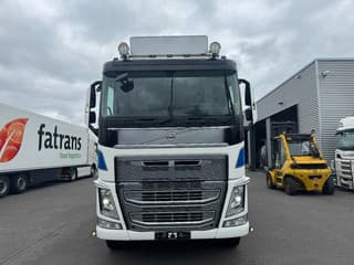 Volvo 540 8X4 ,RET,TANDEM LIFT, HUB REDUCTION - Image 5