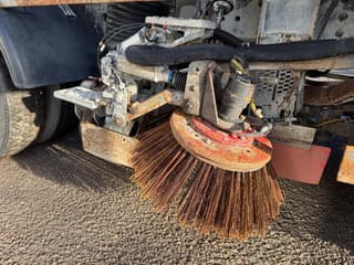 Scania P 2000 - P94-220 4X2 SWEEPER / VEEGMACHINE afbeelding 9