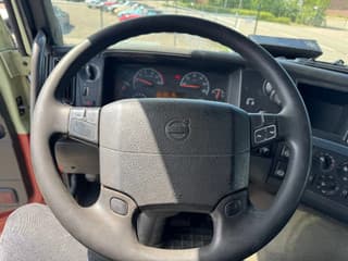 Volvo FM 8X4 EURO 5 + CABELLIFT TIPPER - Image 14