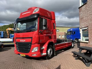 DAF 4X2 EURO6 SPACECAB RENOVA / VANGMUIL / LAADKLEP / TOP STAAT - Image 2