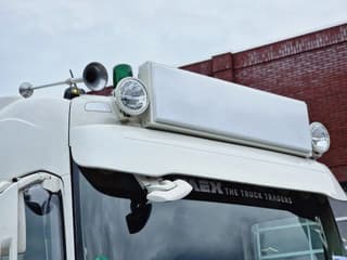 Volvo 13.540 Globetrotter 4x2 - Custom exterior - I parkcool - Navi - APK/TUV: 27-02-2026 - Image 24