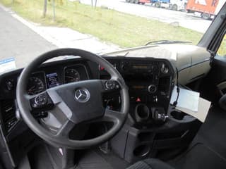 Mercedes-Benz 1842 10 IN STOCK - Image 11