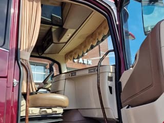 Volvo 13.540 Lowroof 6x2 - Show truck - Custom interior - Full air suspension - I parkcool - VEB+ - Image 29