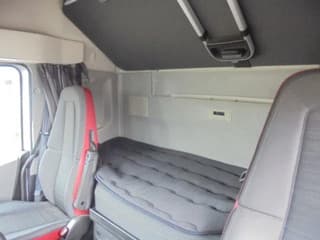 Volvo 420 6X2 NL TRUCK - Image 12