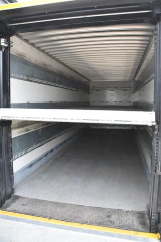 Volvo 4x2 + BOX - 294 TKM - AIRCO - DOUBLE CARGOFLOOR - ELEVATOR - REMOTE CONTROL - CAMERA - - Image 7