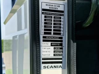 Scania 420 V8 - Old timer - Clean chassis/cab/interior - Dutch registration - Image 31