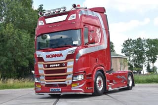 Scania R650 V8 NGS 4x2NB - LIKE NEW - RETARDER - FULL AIR - PARK. AIRCO - 4 POINT AIR SUSP. - 2 x FUEL TANKS - ALCOA'S - - Image 2