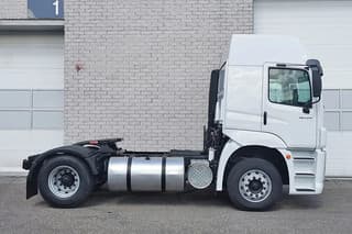 Volkswagen Tractor Head - Image 6