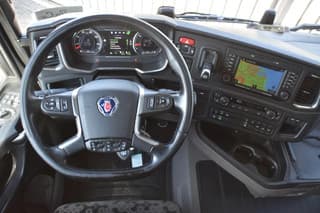 Scania R520 V8 NGS 4x2 - RETARDER - 504 TKM - PARK. AIRCO - ACC - NAVI - 2 x FUEL TANKS - LED LIGHTS - - Image 6