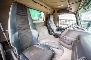 Volvo FMX 420 -8x4 - Image 10