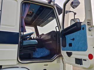 Scania 420 V8 - Old timer - Clean chassis/cab/interior - Dutch registration - Image 30