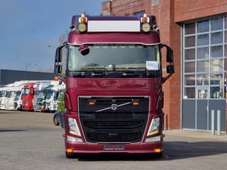 Volvo 13.540 Lowroof 6x2 - Show truck - Custom interior - Full air suspension - I parkcool - VEB+ - Image 2