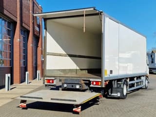 Volvo 4x2 Box truck, loading lift, 12T - Image 10