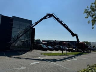 Scania R560 V8 8X2 + EFFER CRANE 1550 6S + FLYJIP 6XHYDR + REMOTE + WINCH - Image 36