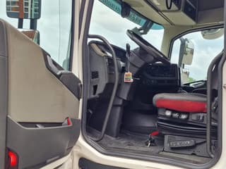 Volvo 13.500 Globetrotter 4x2 - I parkcool - Full air - Low KM 347Tkm - Fridge - Image 10