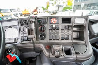 Scania 124G360 - Image 11