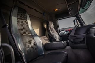 Volvo FM330-6x2-10 pneus/tires-intarder - Image 14