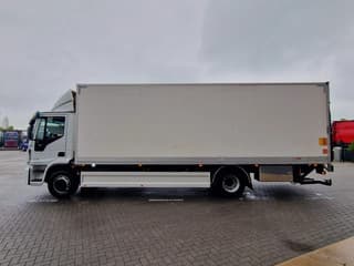 Iveco Eurocargo 2017 - 4x2 Box - 250 PS - Zepro Loadlift - Low KM - Euro 6 - Air suspension afbeelding 4