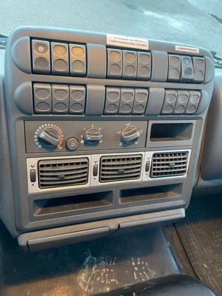 Iveco Eurocargo 75c15 Closed Box - Image 8