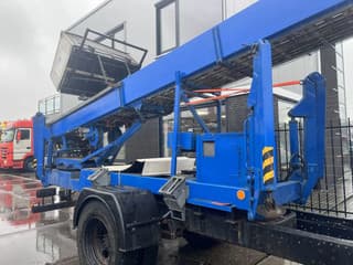 International 4x2 210HP + TEUPEN hyLIFT - Image 32