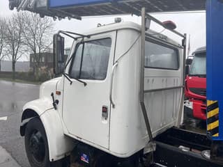 International 4x2 210HP + TEUPEN hyLIFT - Image 11