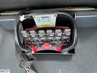Iveco 360 6x4, EURO 6, Palfinger, Remote - Image 11