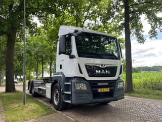 MAN TGS 26.420 container systeem met kabels