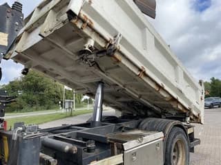 DAF CF 75.250 4x2 Tipper with HMF-1060 Euro 3 - Image 5