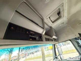 Volvo 420 - Image 12