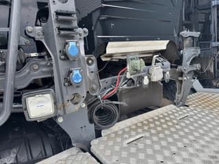 Scania 580 6x2 Boogie - Image 9