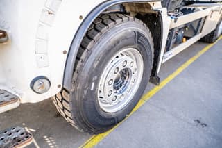 MAN 26.430-6x2-4 BL (New Tires) - Image 7