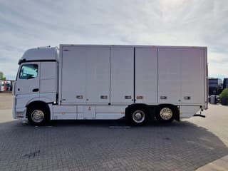 Mercedes-Benz 2545 6x2*4 - Box with sidedoors - Loadlift - Steering axle - Full air - Camera - Image 4