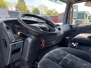 Mercedes-Benz 816 L 4x2 ORIGINAL DUTCH COOLER TRUCK WITH CARRIER XARIOS 600D/E (MANUAL GEARBOX / AIRCONDITIONING / 2.000 KG. TAILLIFT) - Image 9