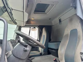 Volvo 4X2 EURO 6 + FASSI MICRO M25A.12 - Image 18