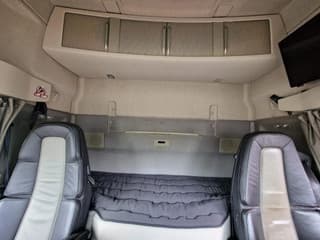 Volvo 13.540 Globetrotter 6x4 - HMF 1920K with remote year 2019 - Full air - Leather - Image 48